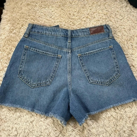 Hollister Womens Ultra high rise Denim Shorts size W26 - Picture 6 of 11